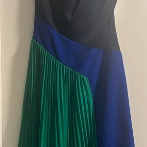 Elegant Black and Blue Pleated Dress
